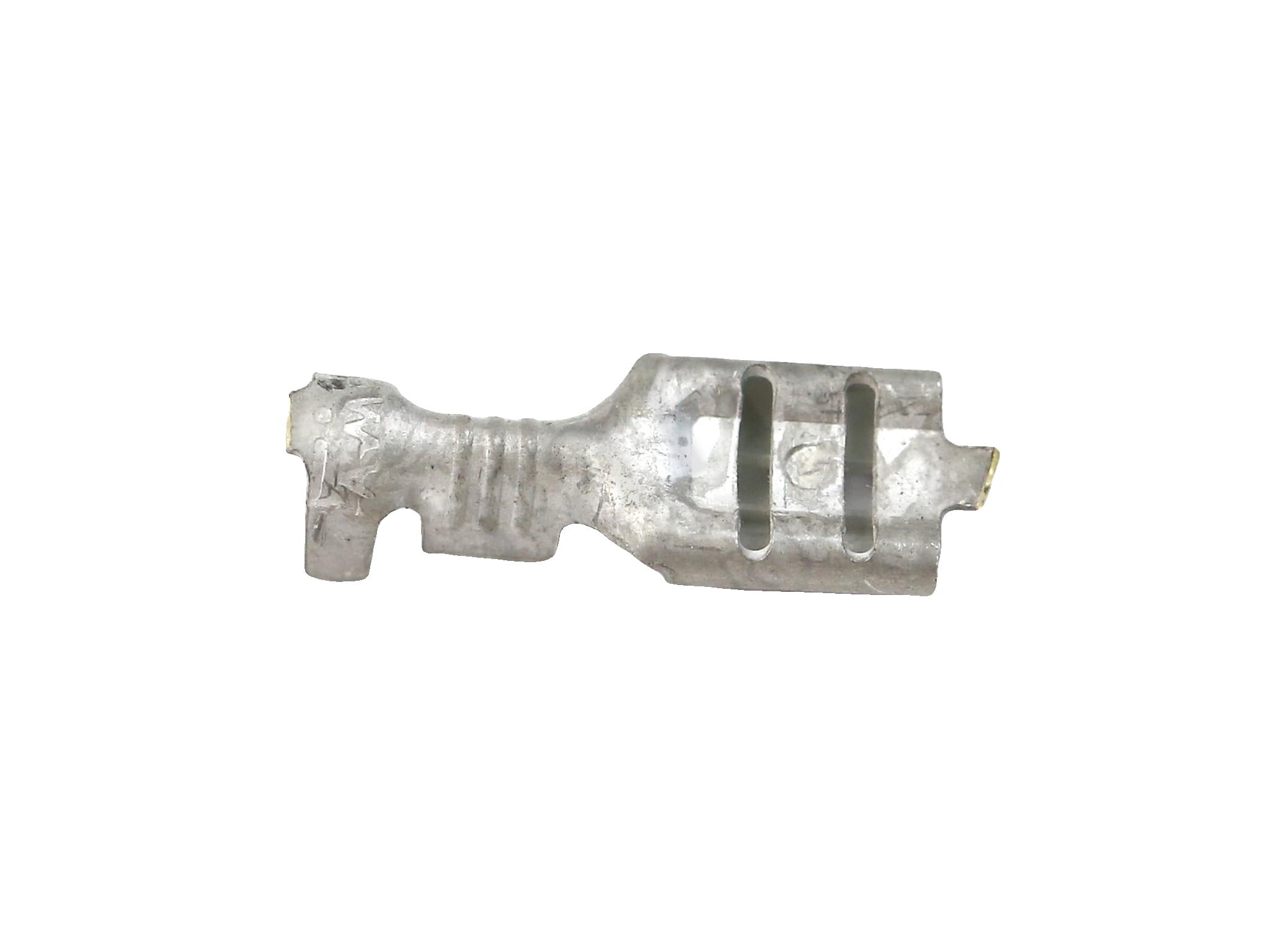 135284 - Amp Small Female Terminal