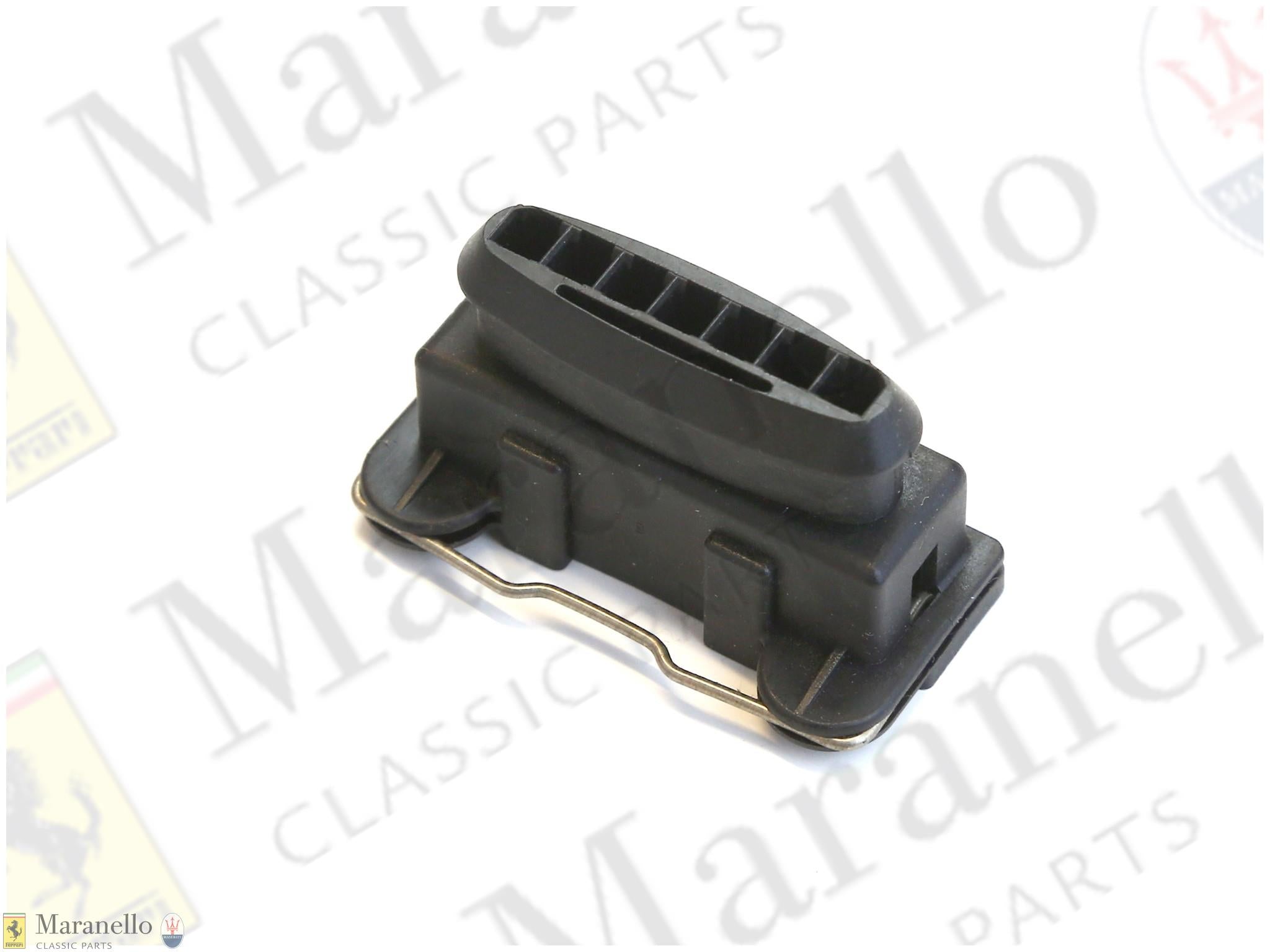 135348 - 7 Way Amp Connector