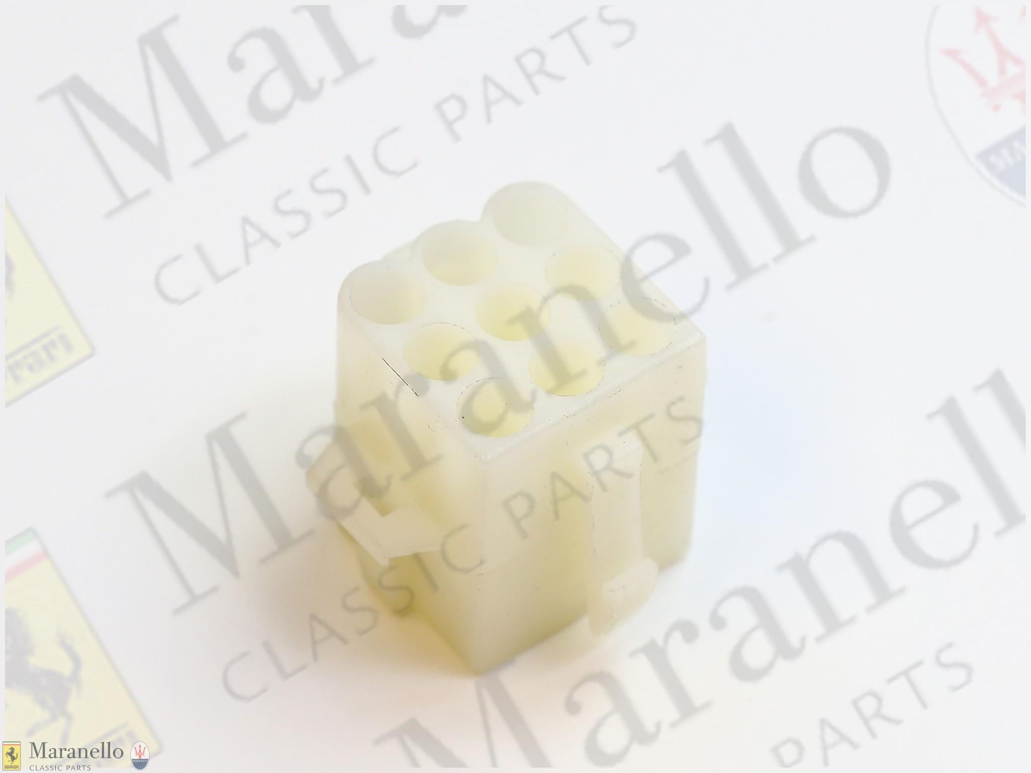135441 - Amp Connector