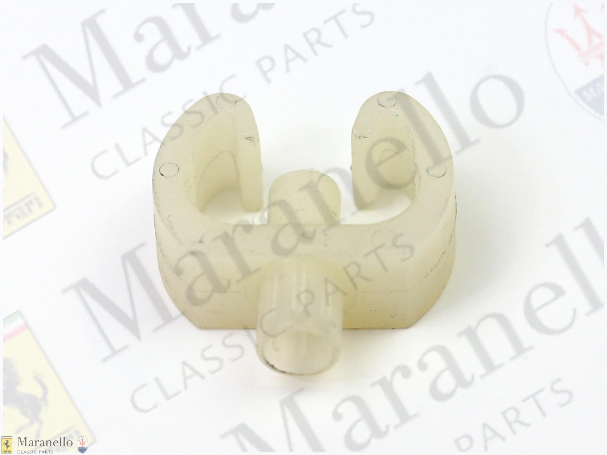 142406 - Retaining Clip