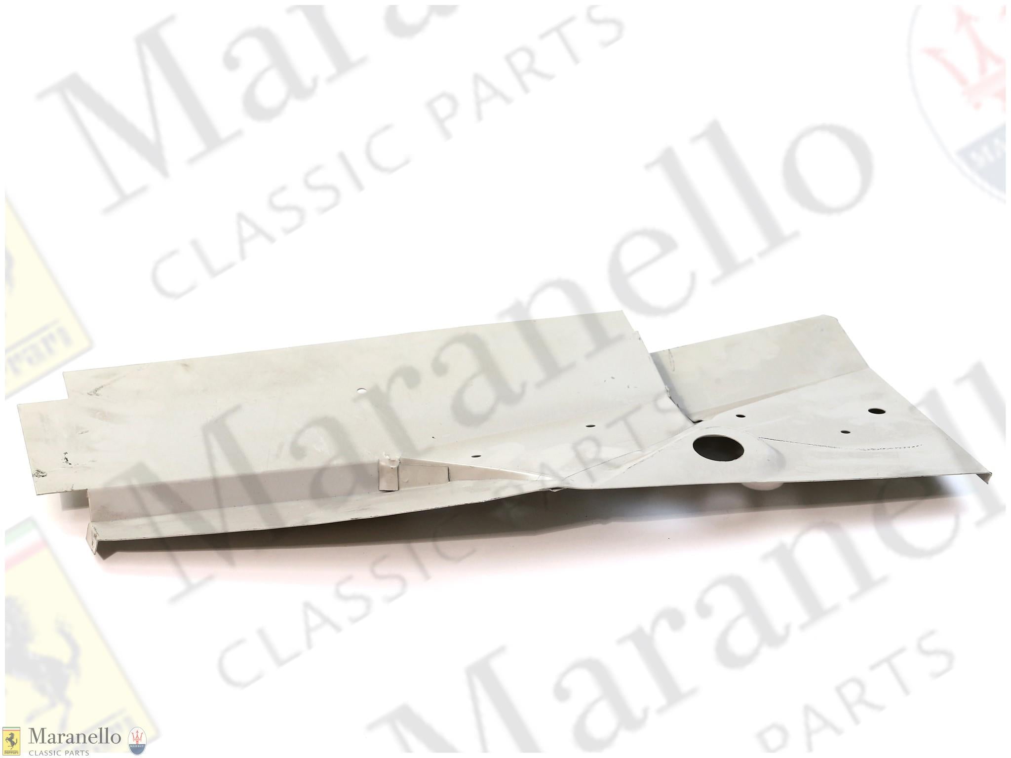 142553 - RH Front Shield LHD Cabriolet