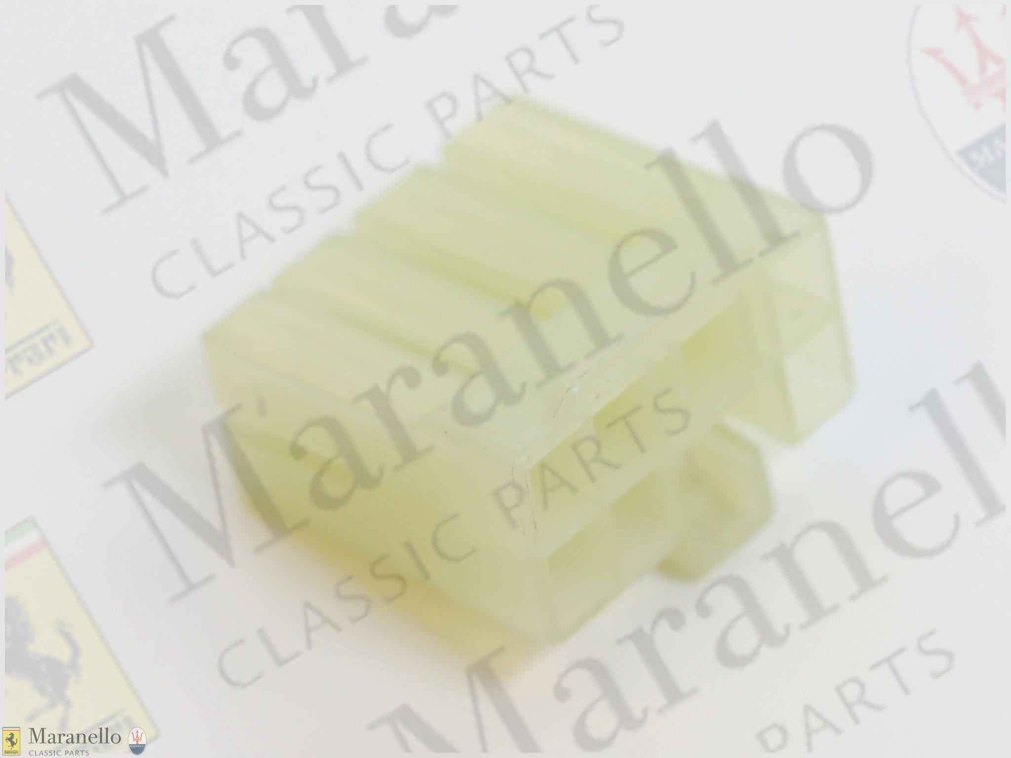 142650 - 7 Way Connector