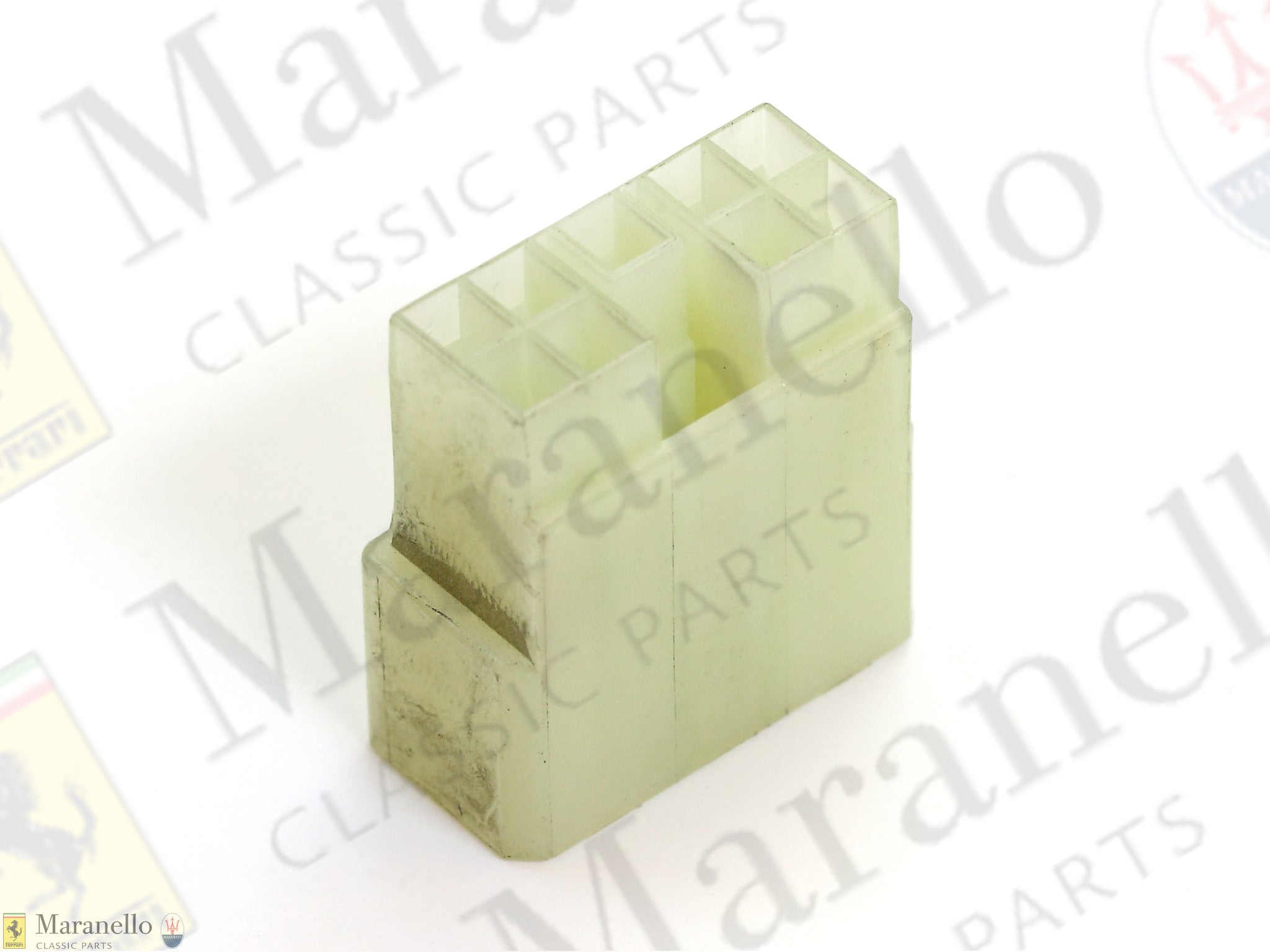 142653 - Amp Connector