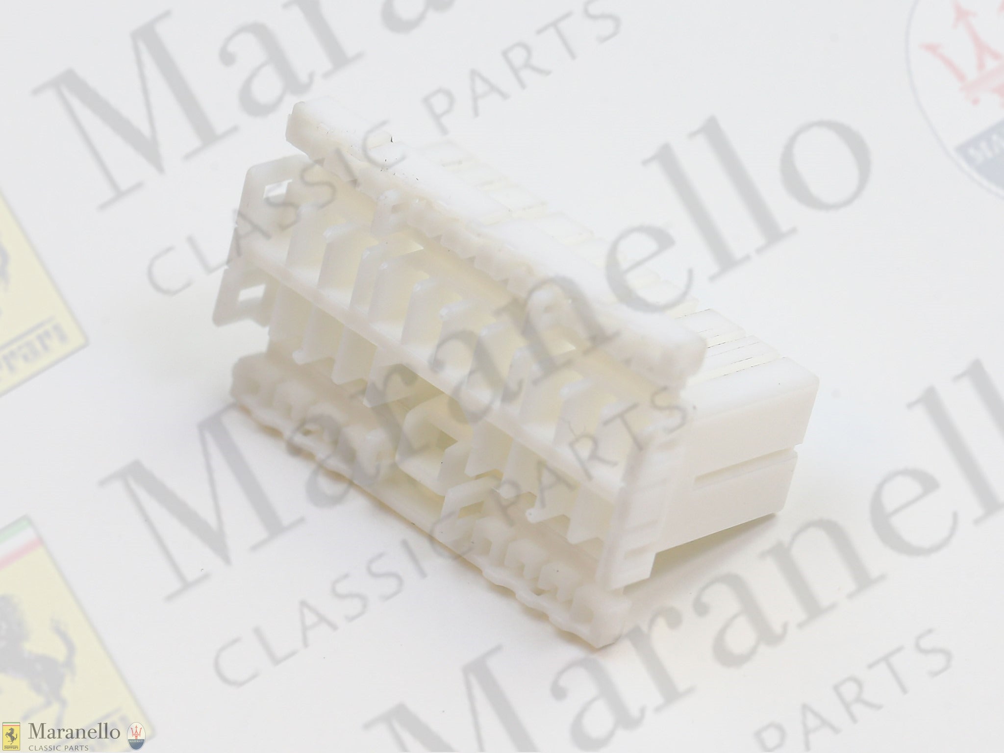 146048 - Amp Connector