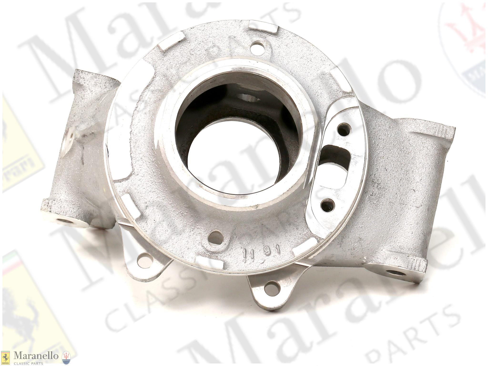 151238 - Right Rear Hub Holder