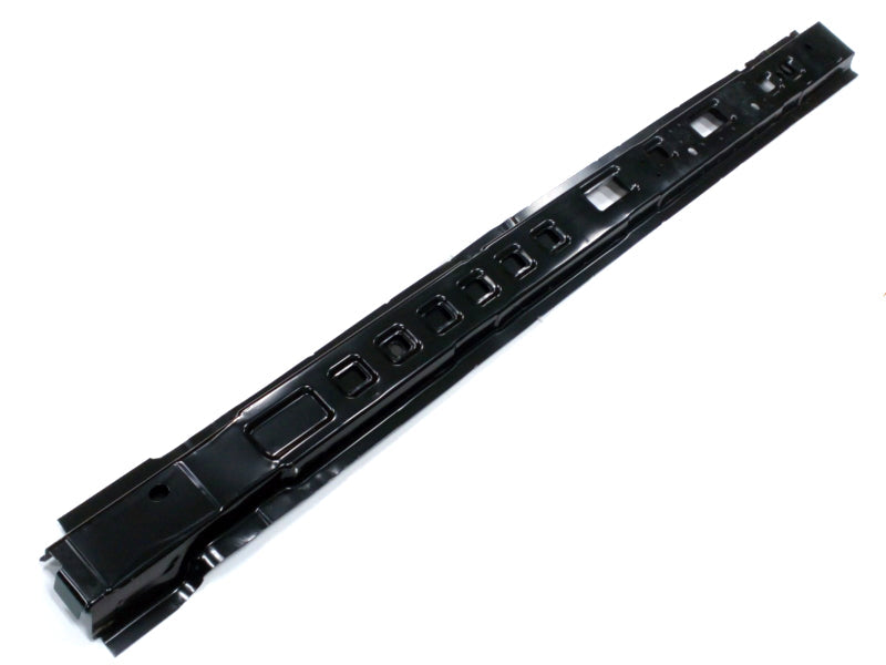 Fits 2006-2007 Chevrolet Monte Carlo Outer rocker panel reinforcement, left, Part # 19120464