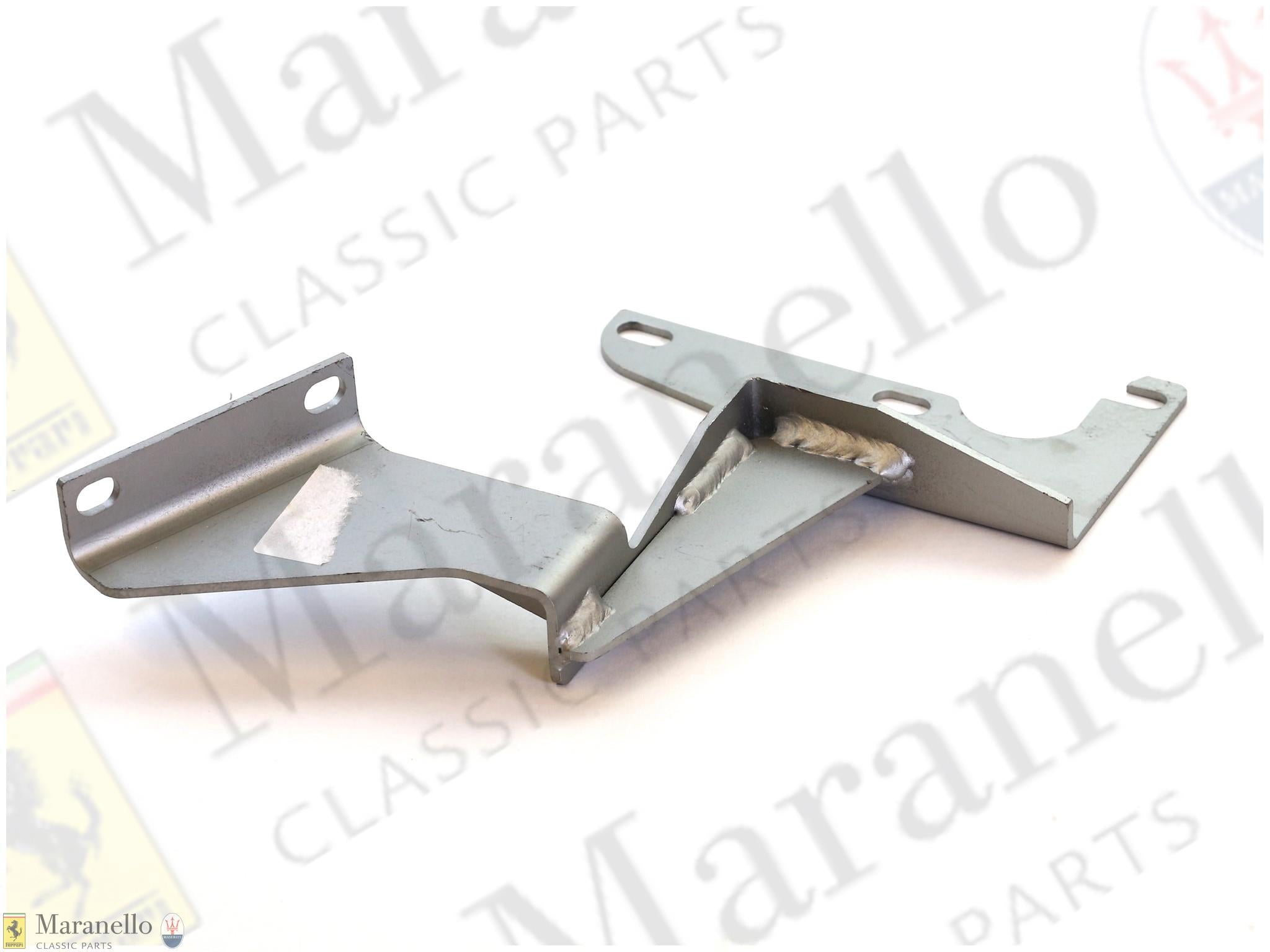 223143 - RH Exhaust Bracket