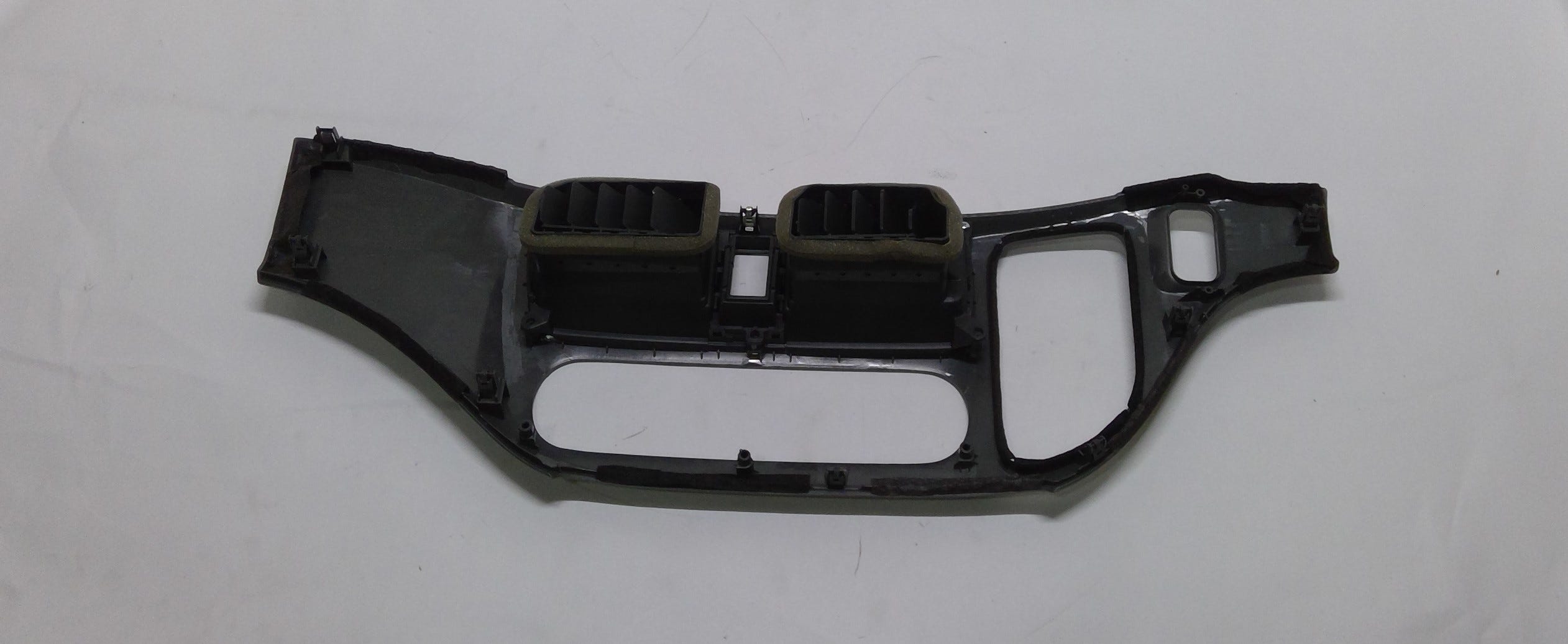 Honda New 2005-2007 Fits Honda Odyssey Panel Assy., Center *NH565L* (UM LIGHT SILVER), Part # 77251-SHJ-A21ZB