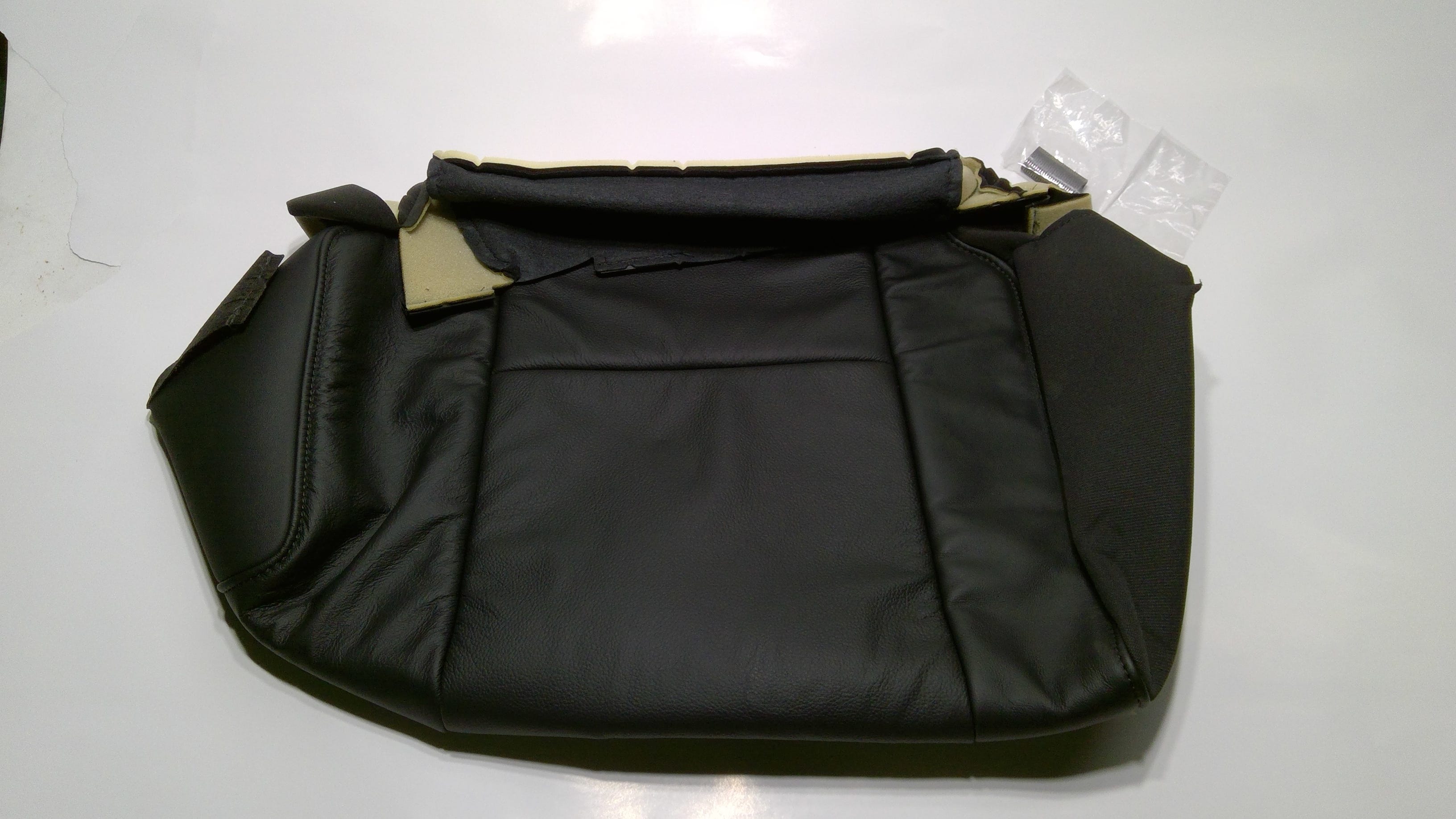 Honda New 2009-2011 Fits Honda Pilot Cover, Passenger Side Middle Seat Cushion Trim (Graphite Black) (Leather), Part # 81331-SZA-A41ZB