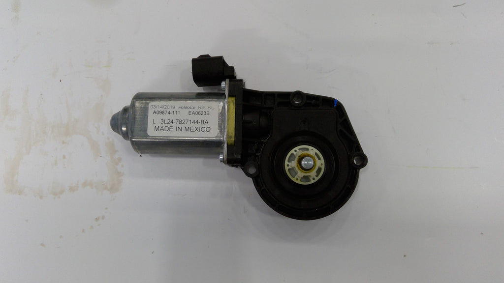 Ford New 2002-2004 Fits Ford / Lincoln / Mercury Explorer / Aviator / Mountaineer Motor Assy - Window Operating Base No., Part # 3L2Z7823394BA