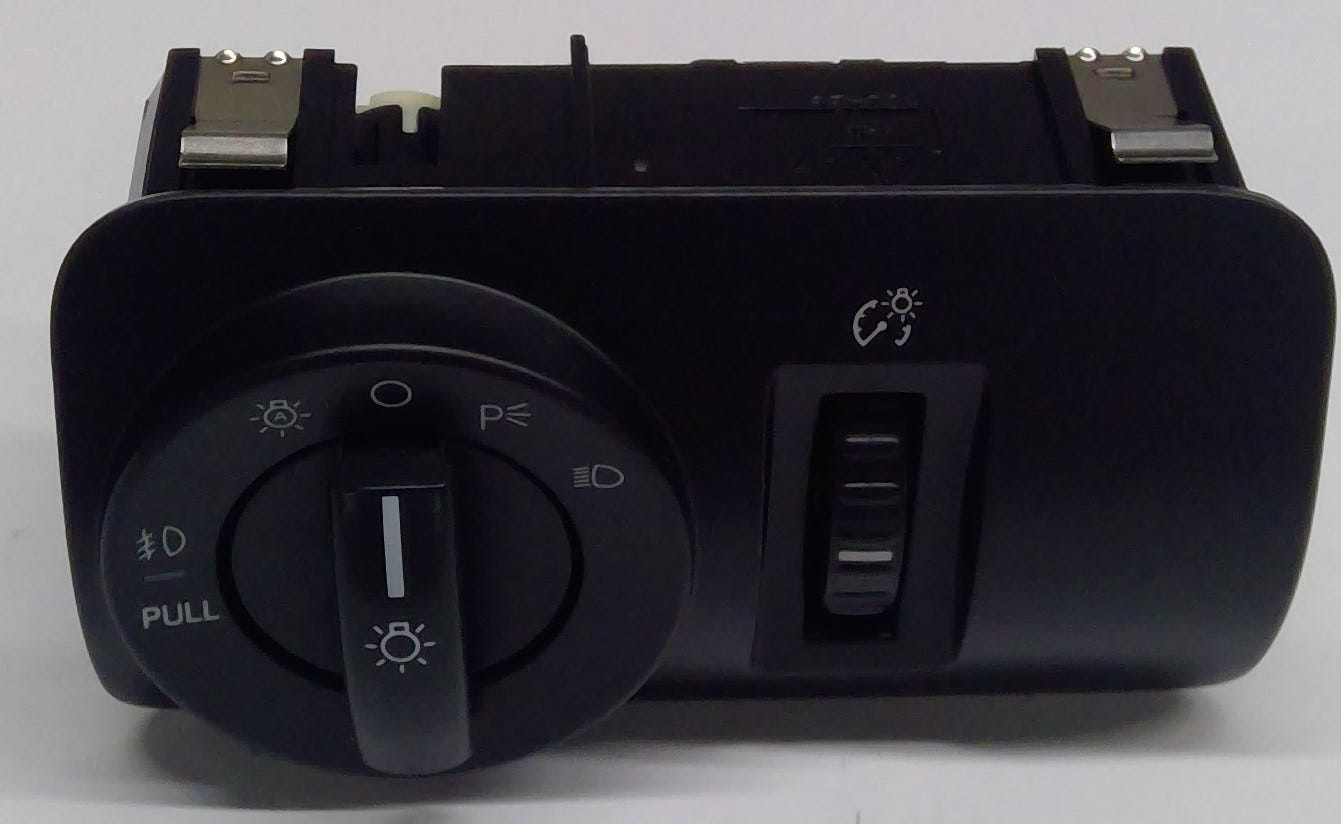 Ford New 2005-2009 Fits Ford Freestyle / Taurus X Switch Assy - Steering Wheel Base No. 11654, Part # 7F9Z11654HA