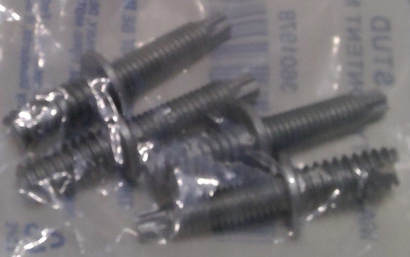 Ford New 1995-2002, 2004-2007 Fits Ford / Lincoln / Mercury F-250 / F-350 / Freestar Stud Base No. Ht1, Part # N807156S437