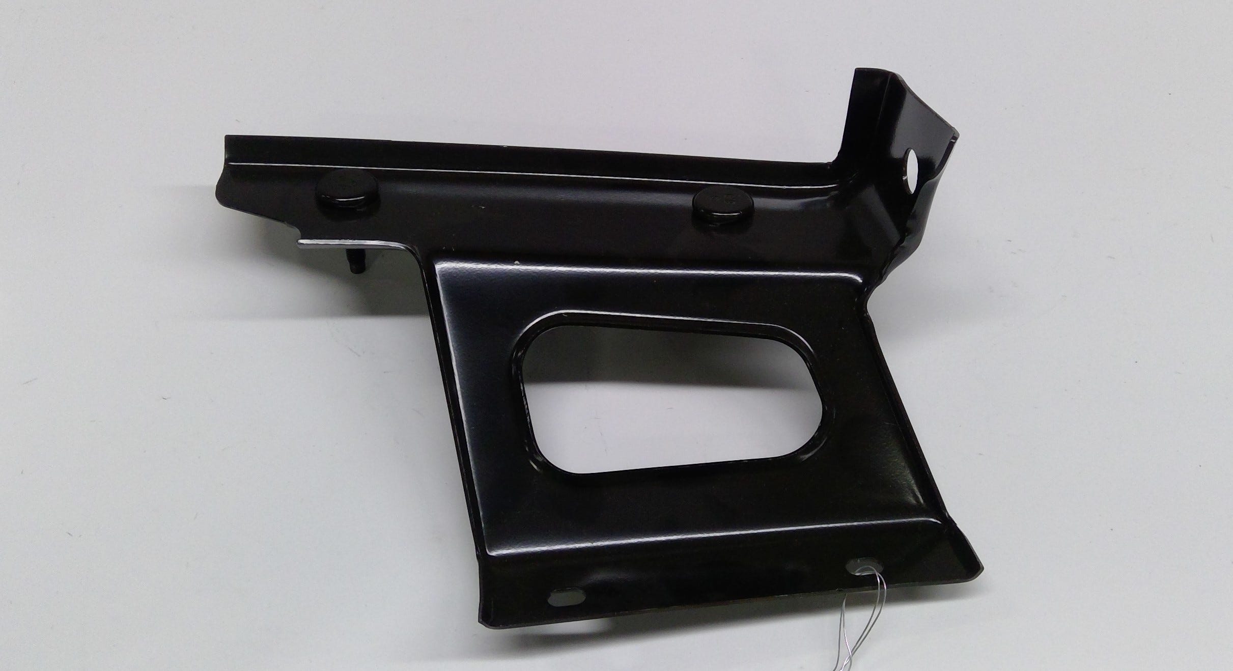 GM New 1998-2002 Fits Pontiac Firebird Plate Assembly, Front Fender Lower Body Mount, Part # 10409245