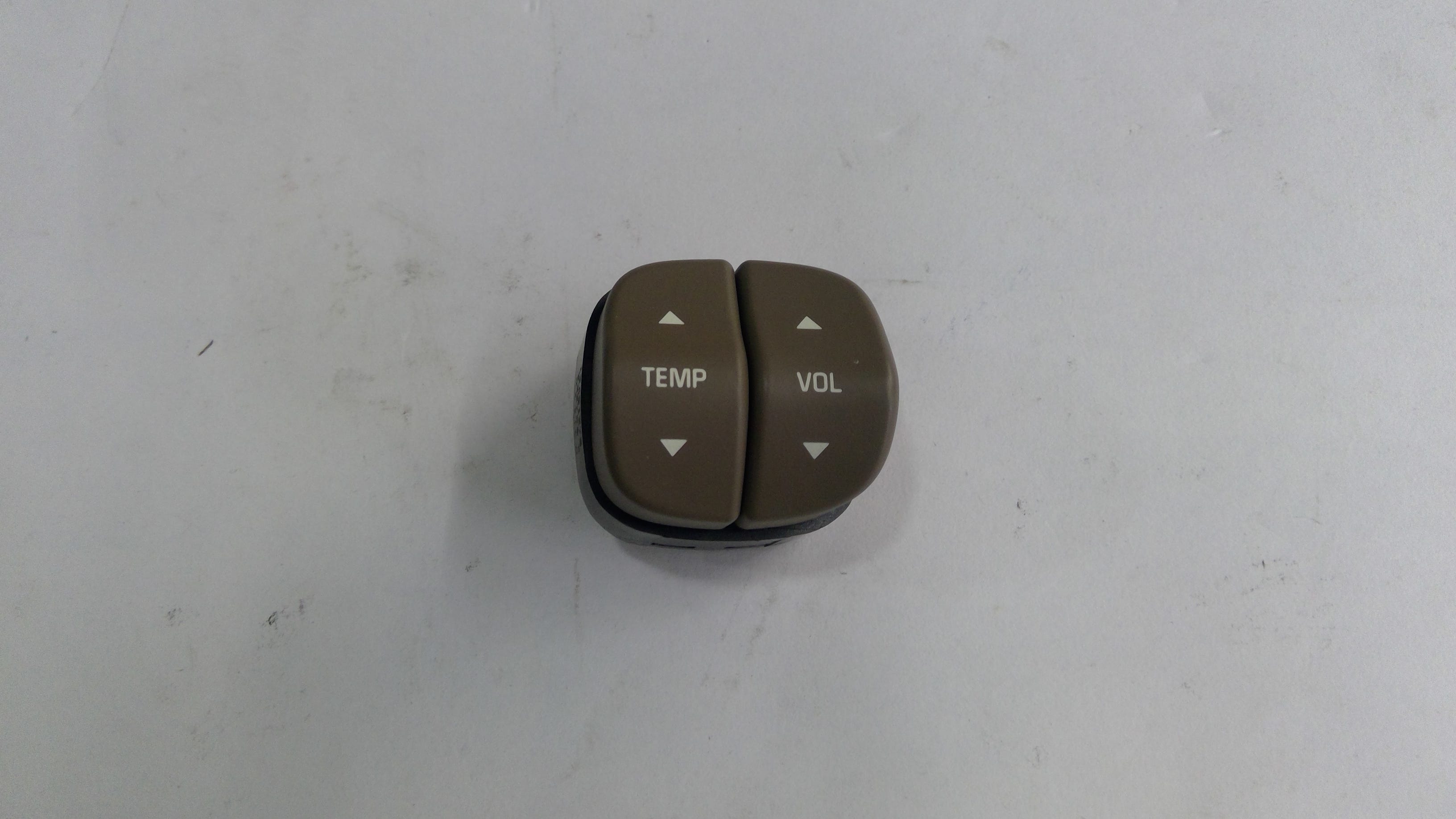 GM New 2001-2003 Fits Buick Park Avenue Switch Asm,radio Control * Medium Duty Dark Neutr*dark Neutral, Part # 12451275
