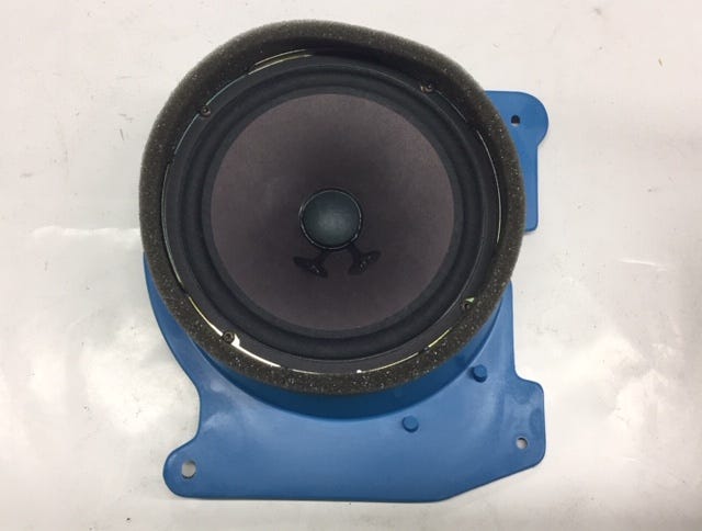 GM New 1998-2005 Fits Chevrolet / GMC / Oldsmobile Blazer / S10 / Jimmy Radio Front Side Door Speaker Assembly, Part # 15176759