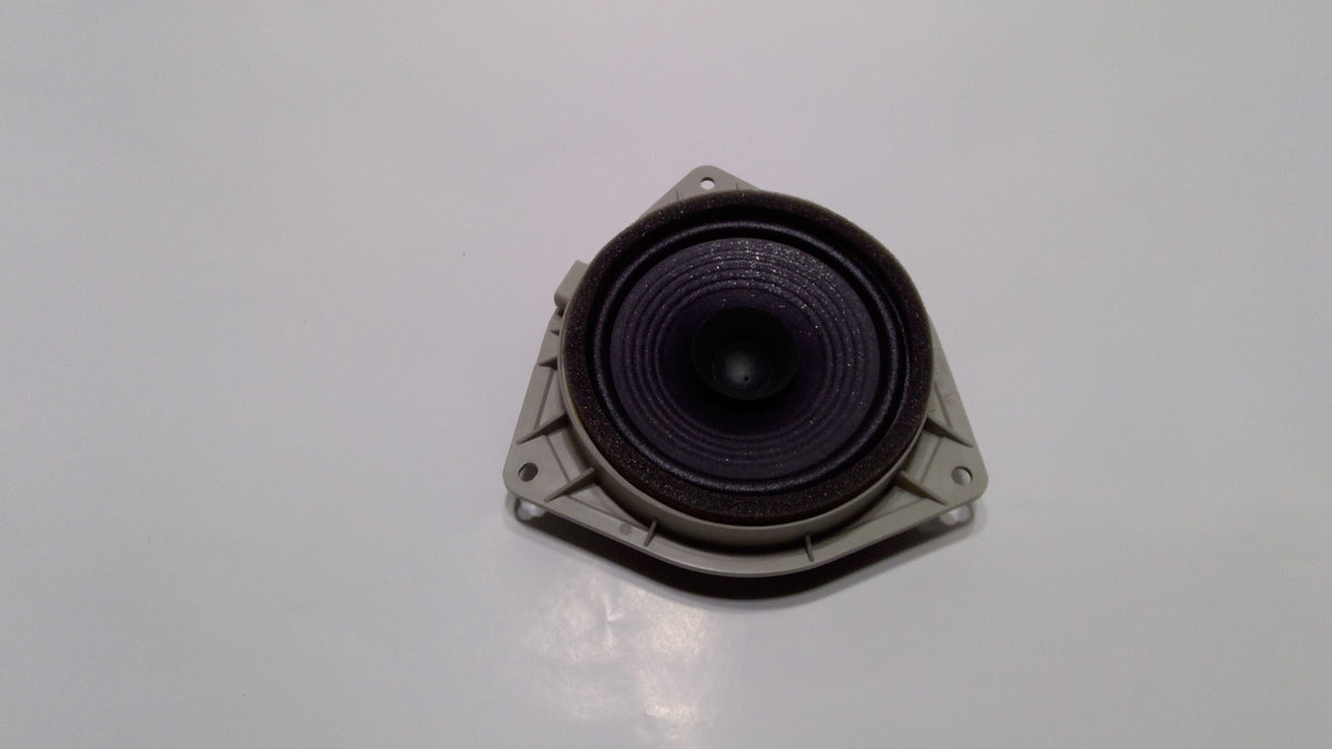 GM New 2003-2008 Fits Pontiac Vibe Speaker,radio Rear Side Door, Part # 88972279