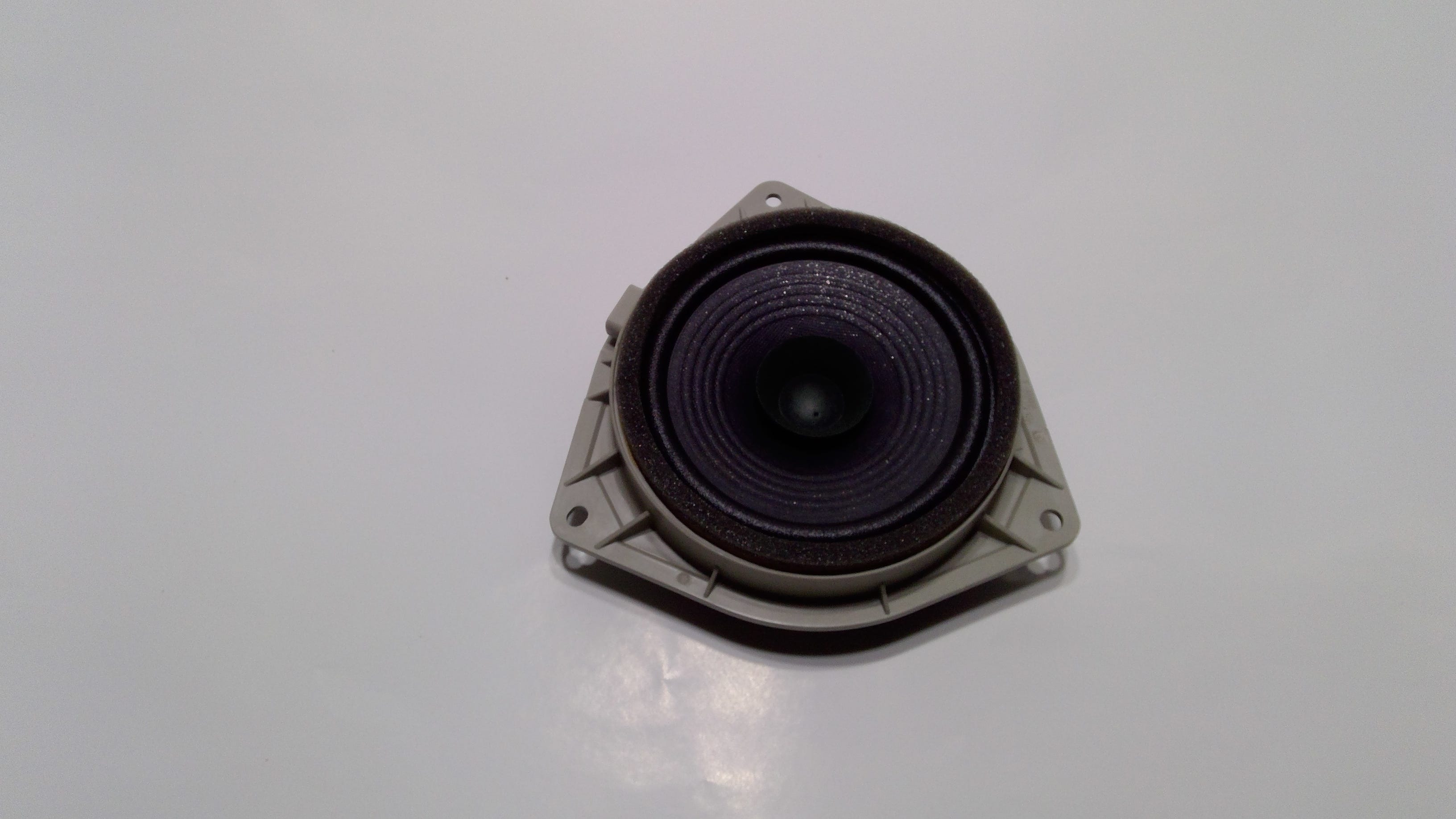 GM New 2003-2008 Fits Pontiac Vibe Speaker,radio Rear Side Door, Part # 88972279