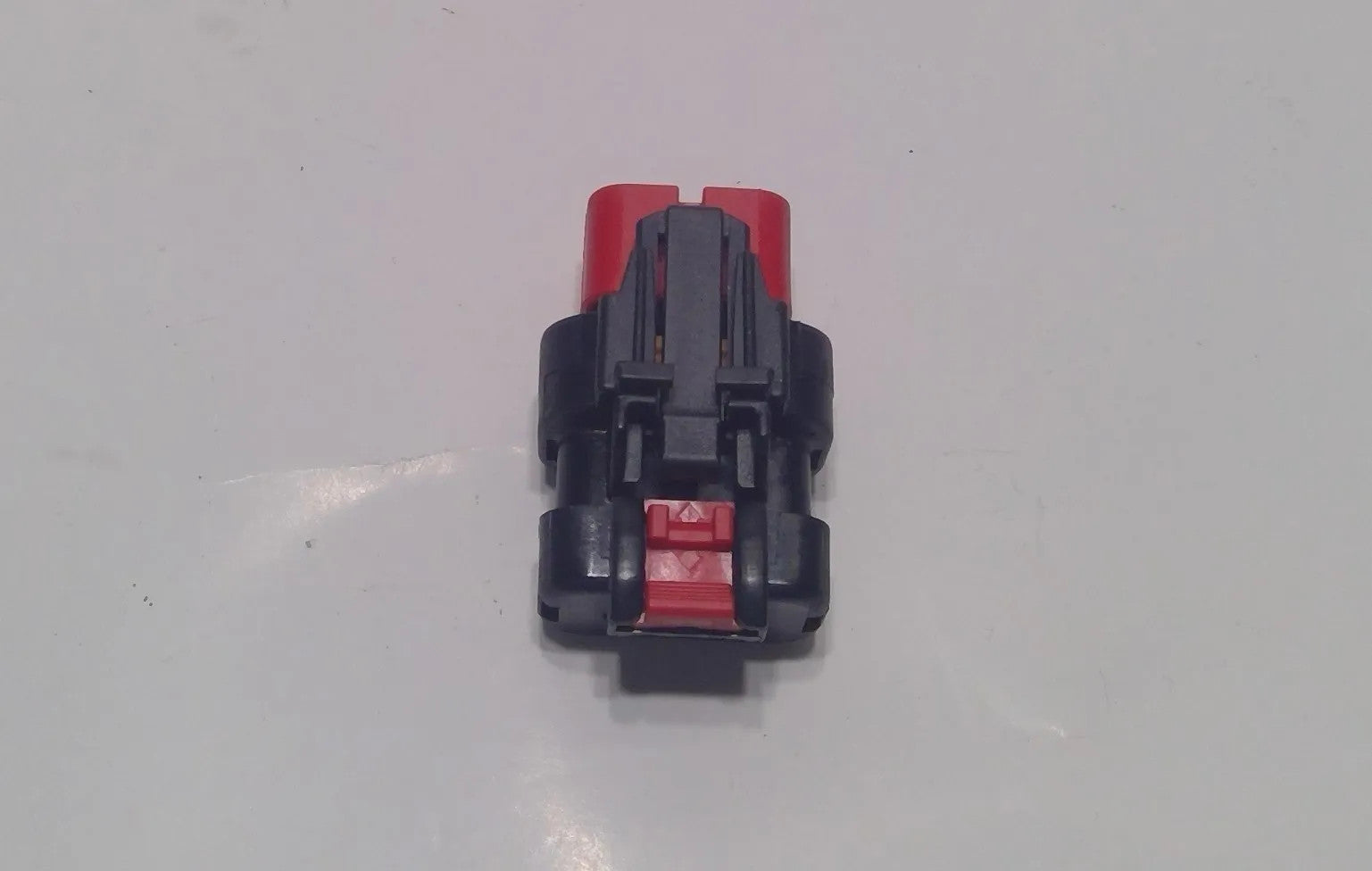 New Old Stock Connector Part # P20-1236-1203N For Kenworth