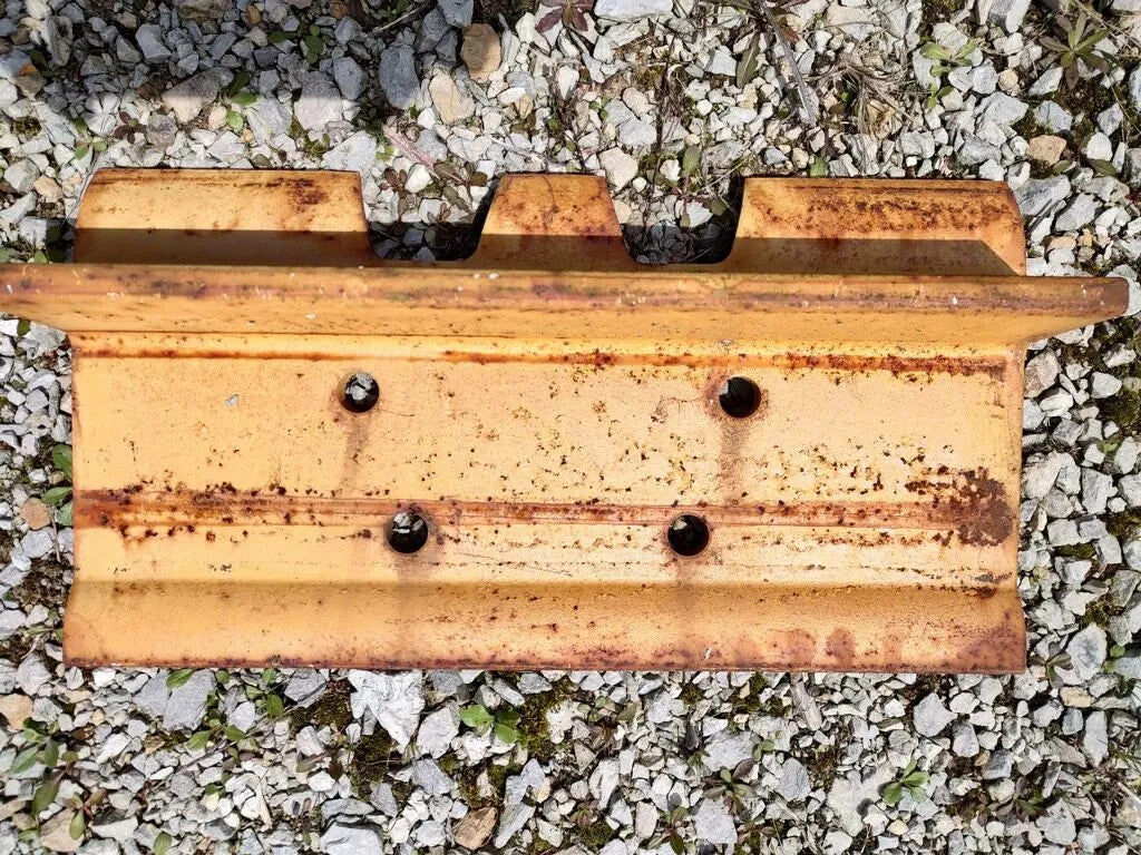 New Old Stock Shoe Track Part # 6Y6390 For Caterpillar