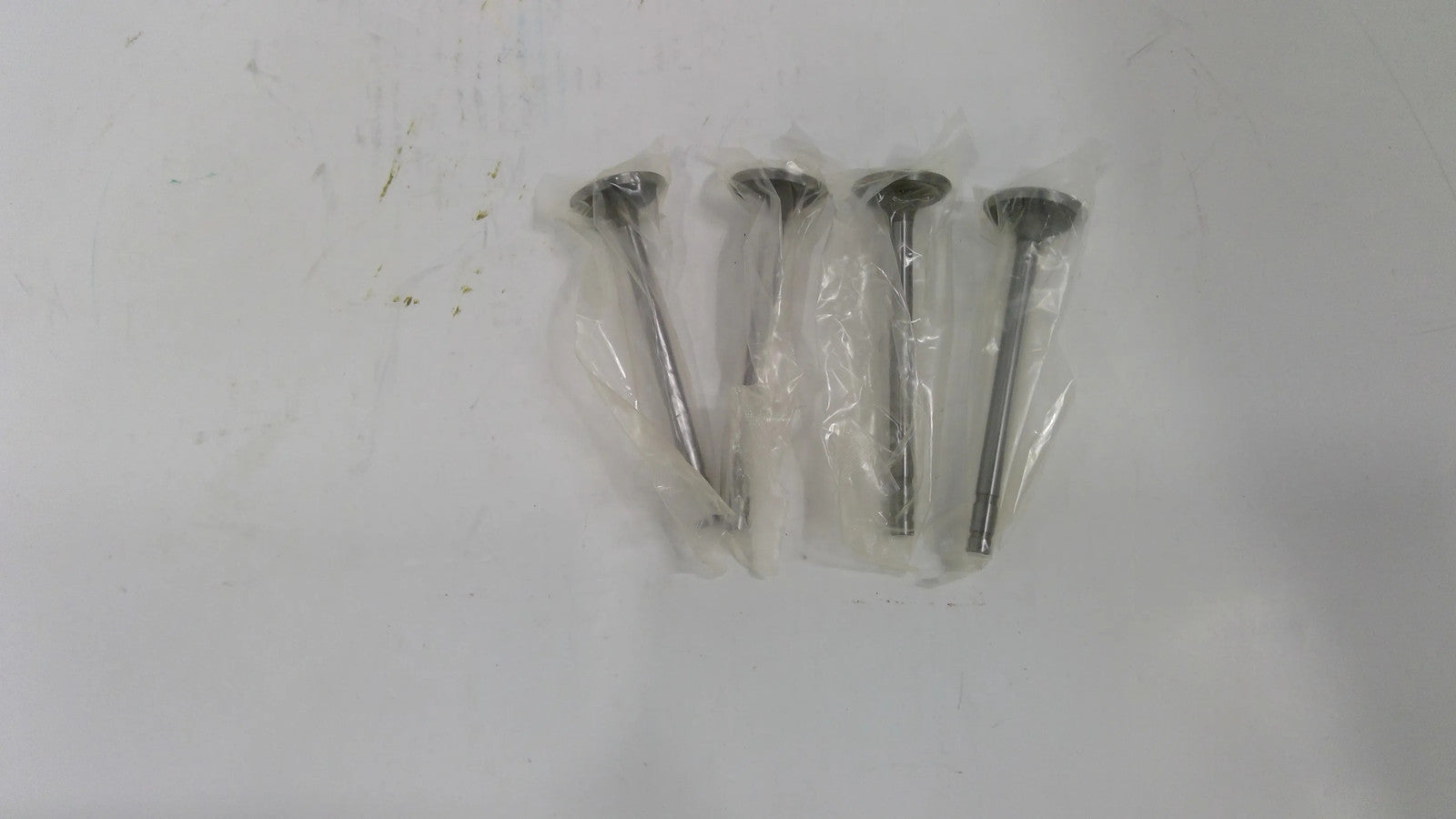 New Old Stock Valve 4/pk Part # 366302R2 For CNHi