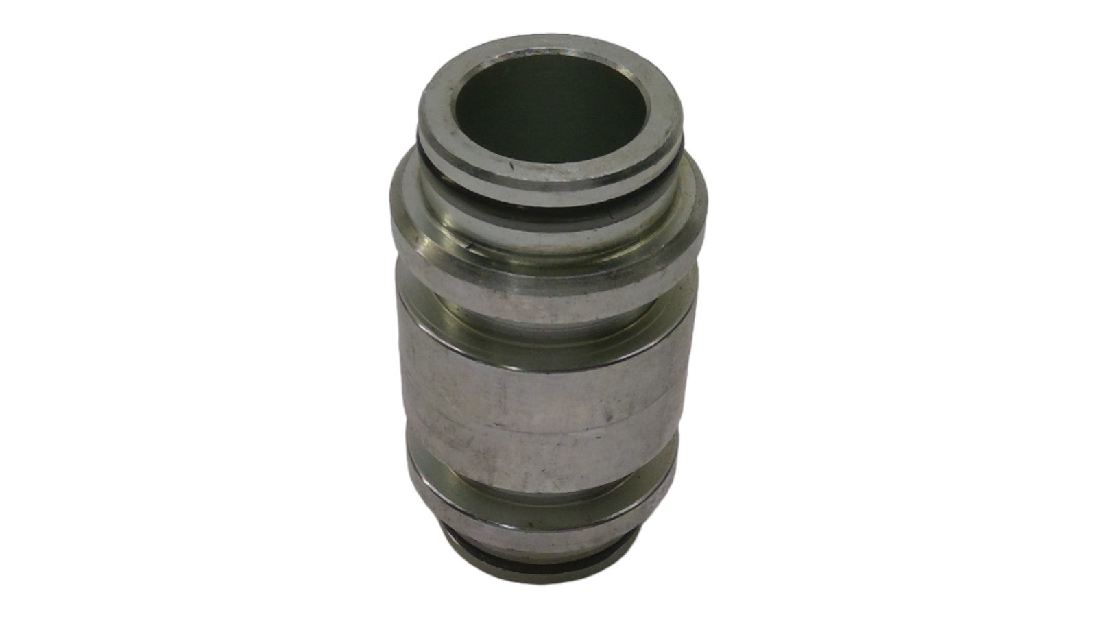 New Old Stock Fitting Part # 5314104 For Caterpillar