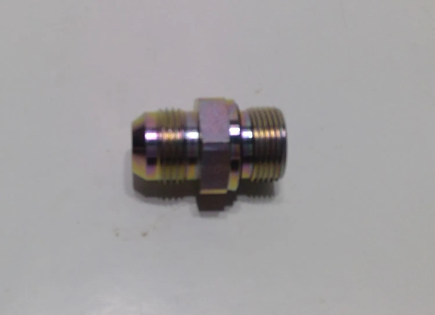 New Old Stock Fitting-20mm X 3/4-14 Bsp Part # 12F42EDMX-S For Kenworth