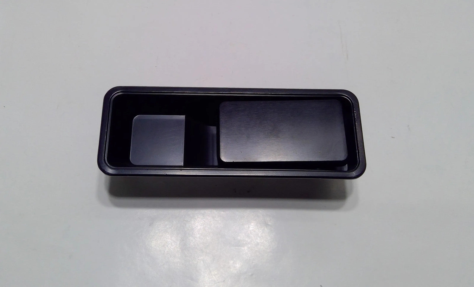New Old Stock Handle-door I/s (#10-24) Left Part # DRH051000L For Kenworth