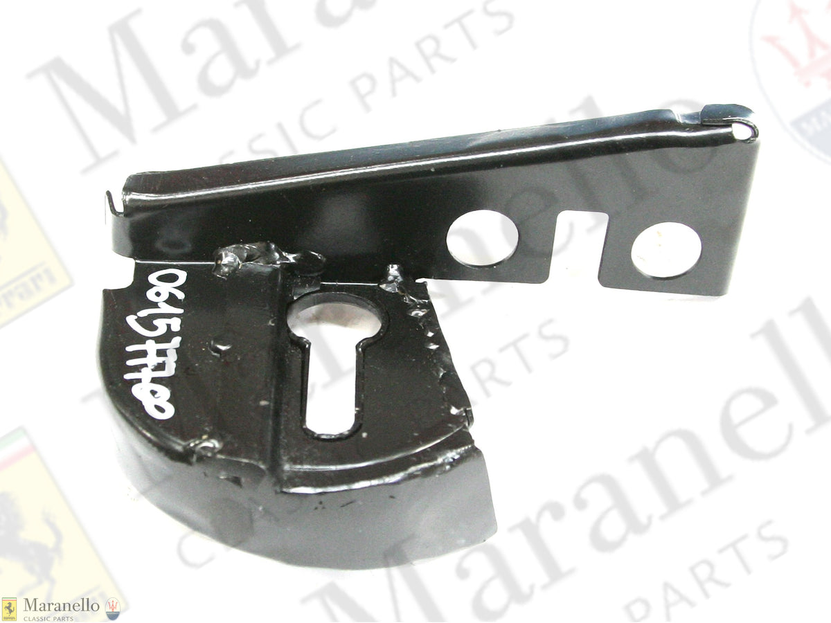 61577700 - RH Bracket