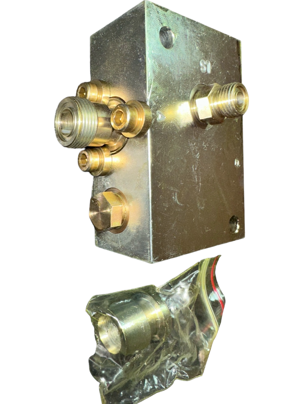 AL112428 — VALVE — image 4