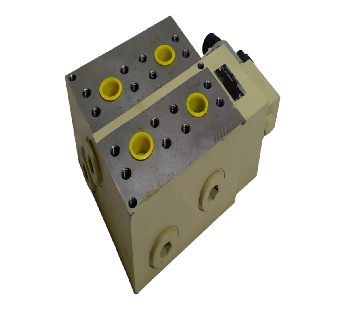 LW9744596 — VALVE — image 2