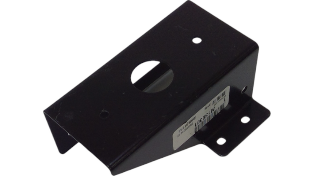 M136301 — BRACKET, LH REAR — image 3