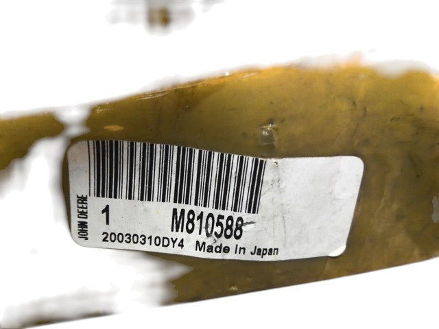 JOHN DEERE M810588 — product photo