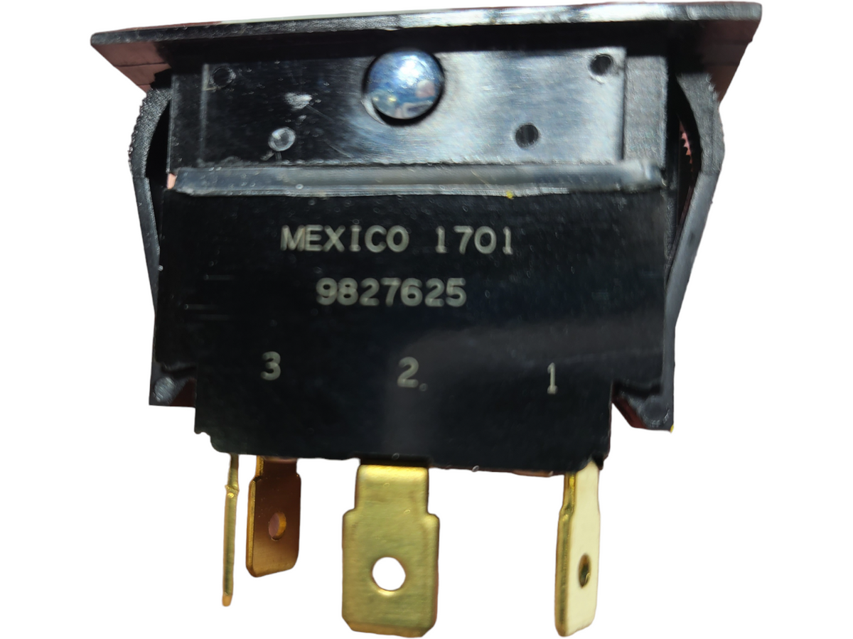 MG9827625 — SWITCH — image 3