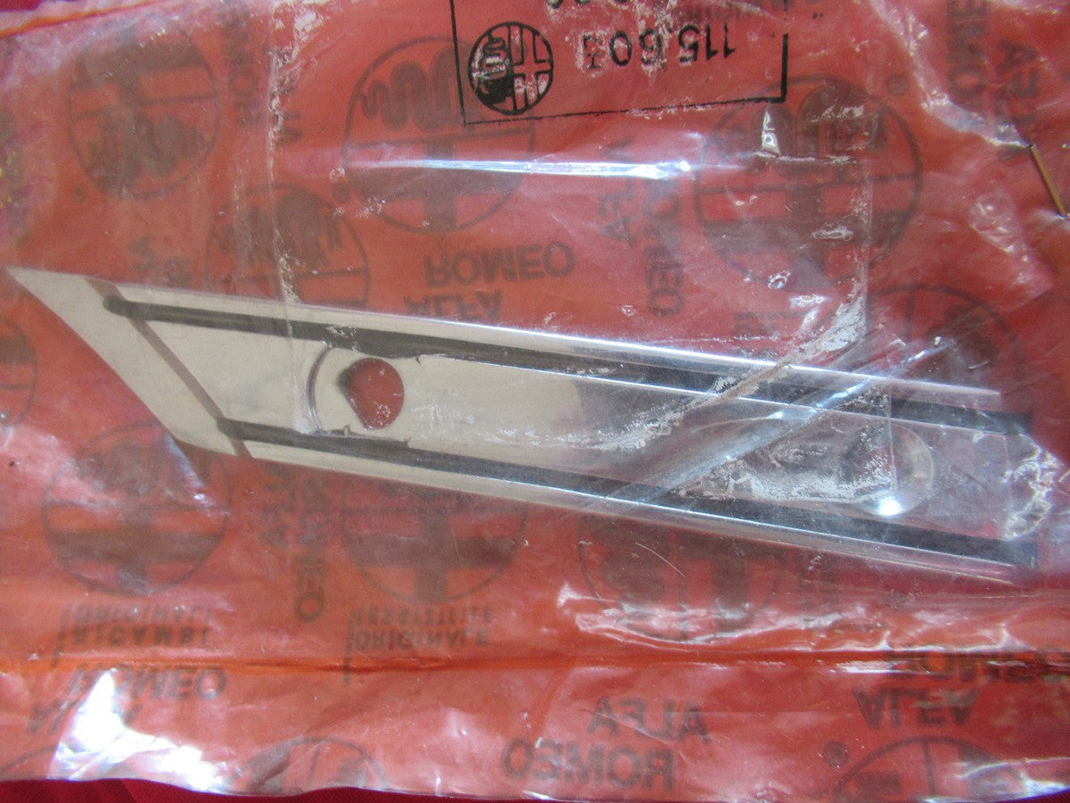 Fits Alfa Romeo Spider Hardtop Holder Right Grill, OEM Part # 60520250