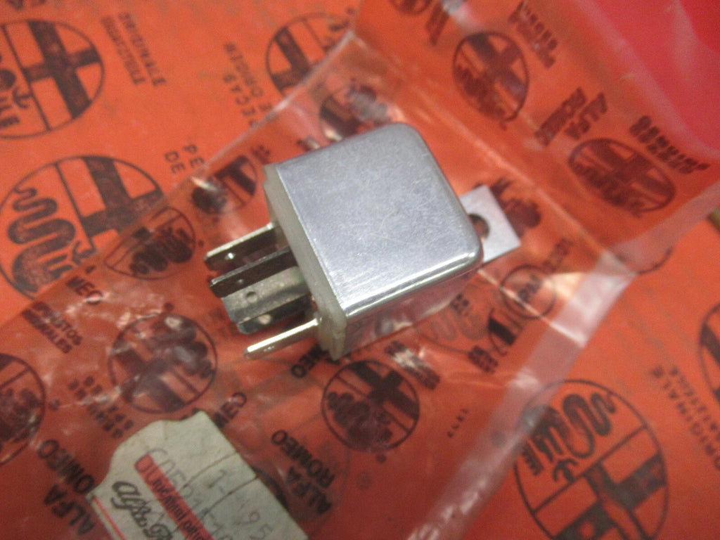 Fits Alfa Romeo 75 Fuel Pump Relay, OEM Part # 60521510